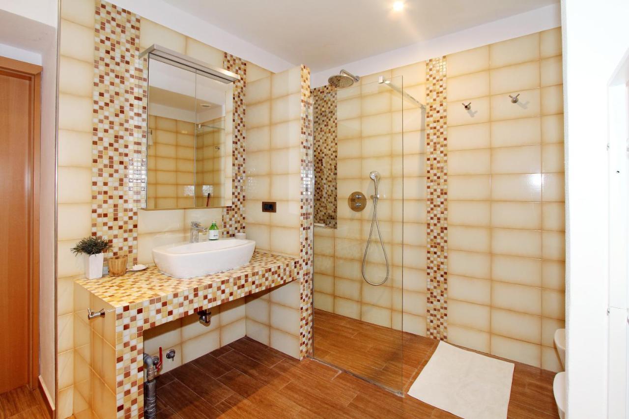 איזולה Apartment Dezo Istria מראה חיצוני תמונה