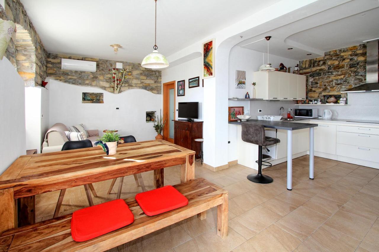איזולה Apartment Dezo Istria מראה חיצוני תמונה
